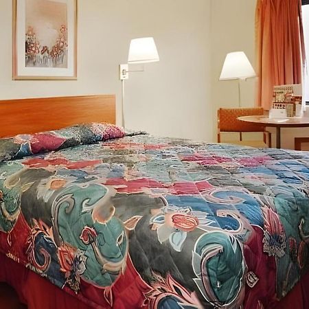 Econo Lodge Итака Экстерьер фото