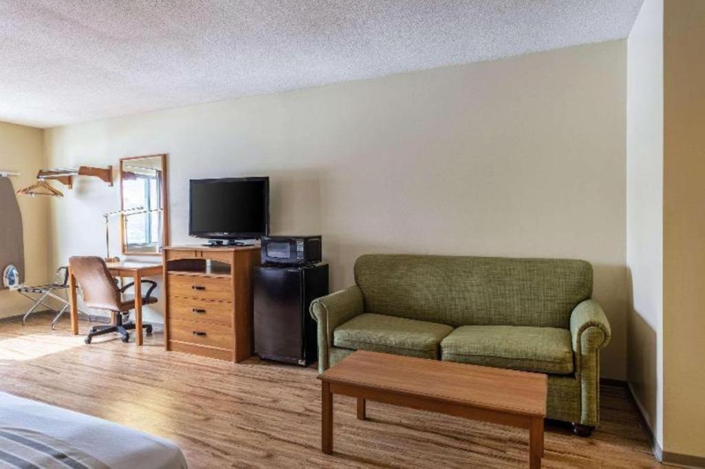 Econo Lodge Итака Экстерьер фото