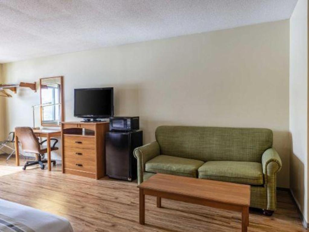 Econo Lodge Итака Экстерьер фото