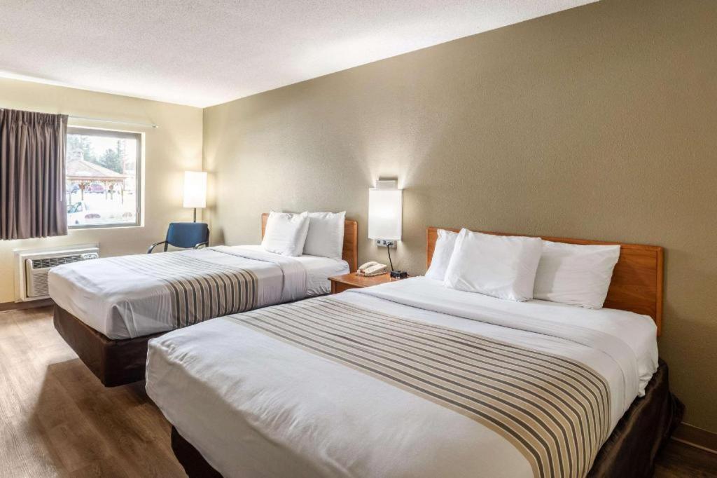 Econo Lodge Итака Экстерьер фото