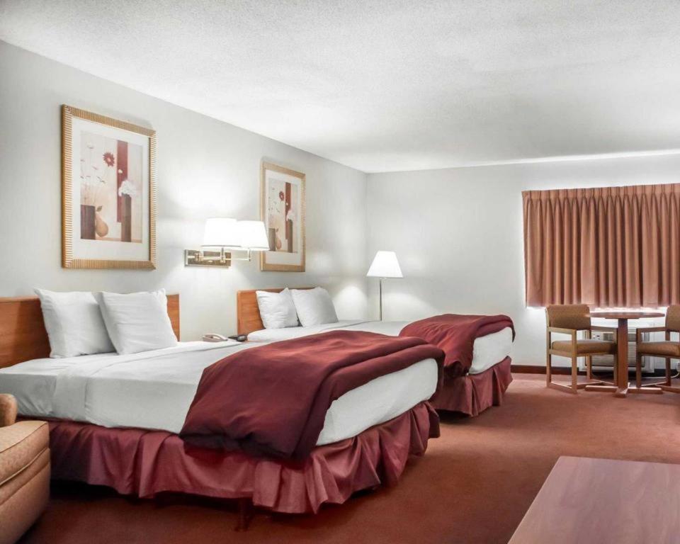 Econo Lodge Итака Экстерьер фото