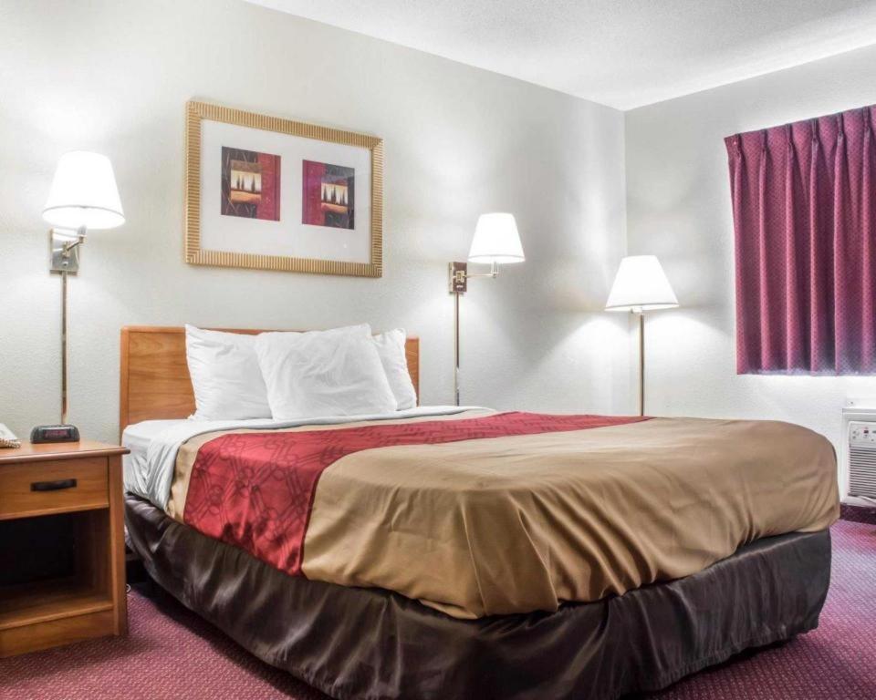 Econo Lodge Итака Экстерьер фото