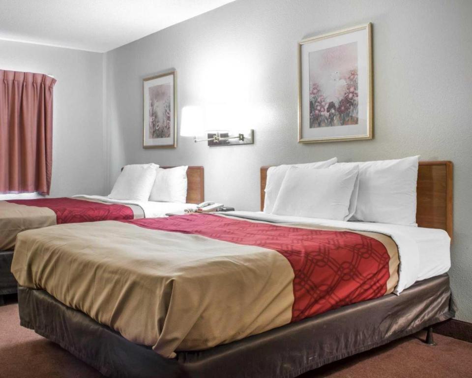 Econo Lodge Итака Экстерьер фото