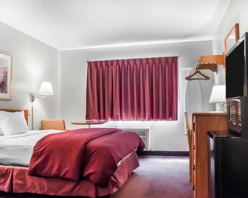 Econo Lodge Итака Экстерьер фото