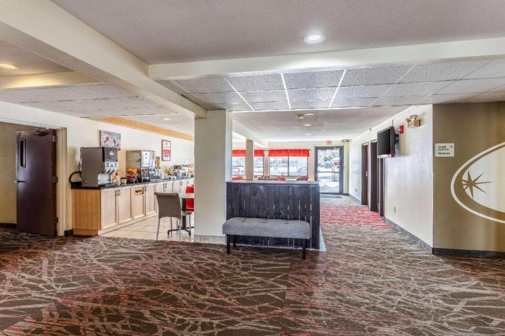Econo Lodge Итака Экстерьер фото